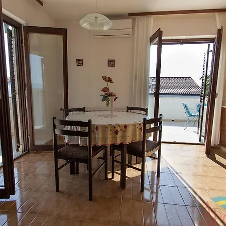 Nice With Terrace And Grill For Use *