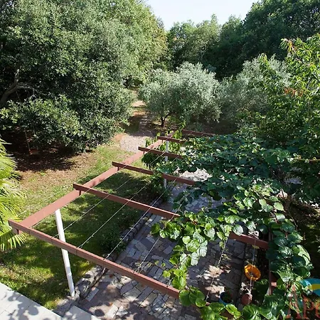 Apartment Nice With Terrace And Grill For Use Malinska