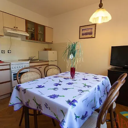 Nice With Terrace And Grill For Use Apartment Malinska